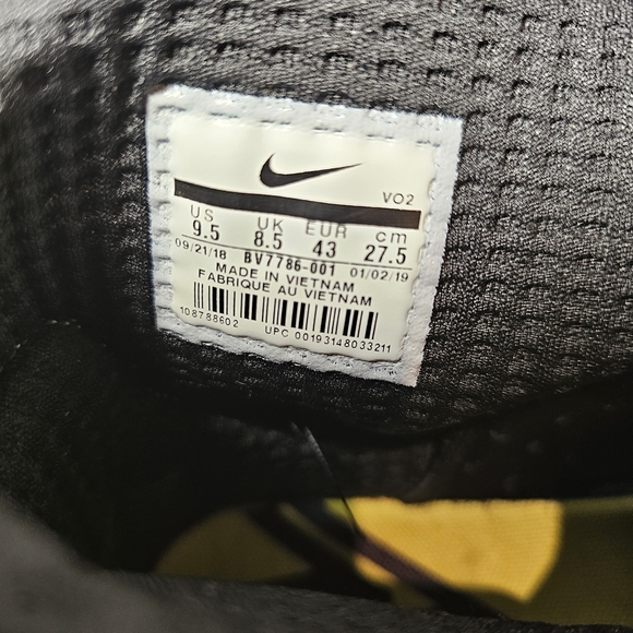 Nike Air Max 720 SATRN Shoes Mens Size 9.5 Black Yellow High Top BV7786-001 main image 4